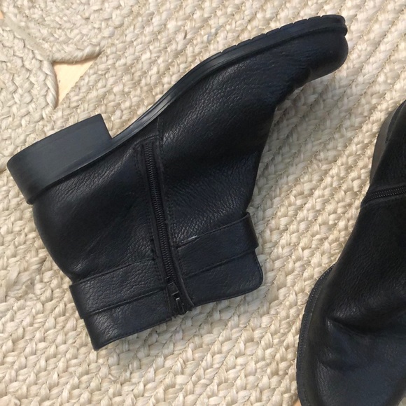 Leather ankle booties - Picture 3 of 3